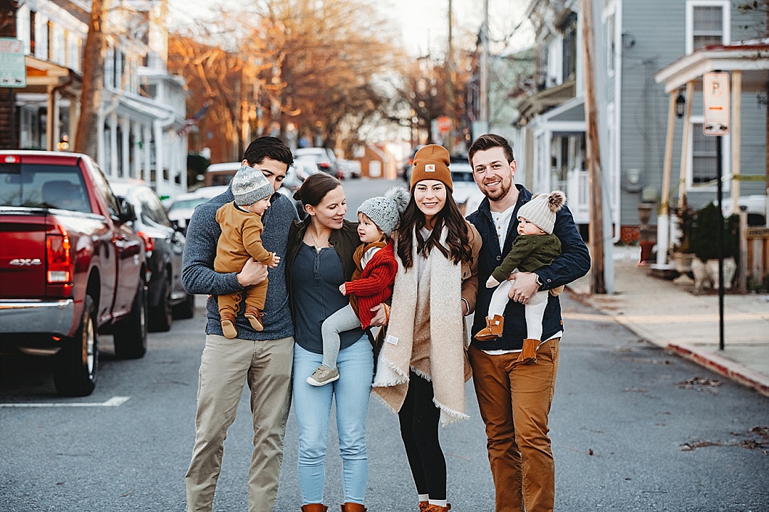 extended family session in winter downtown Annapolis